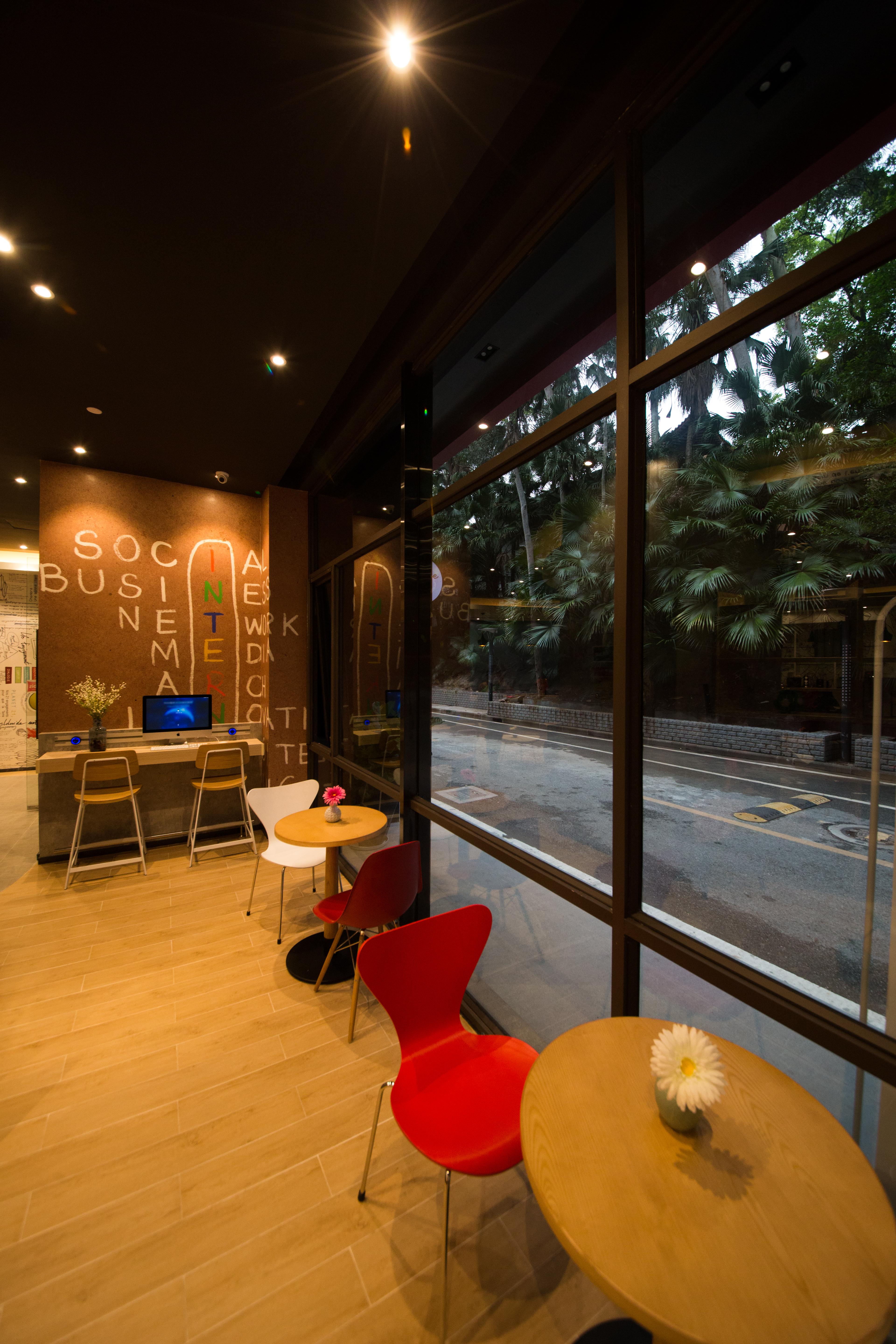Ibis Guangzhou Yuexiu Park Metro Station Hotel Exterior photo